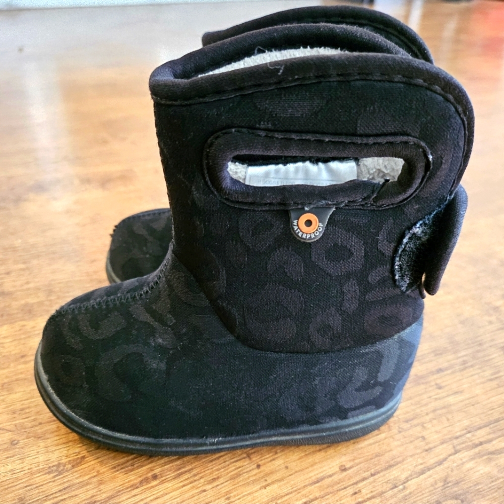 Baby Bogs II Tonal Leopard Winter Boots, Size 5